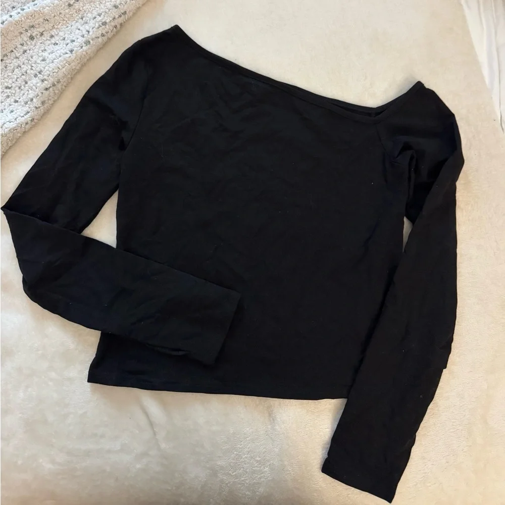 Black Off-Shoulder Asymmetrical Top - Picture 1 of 1